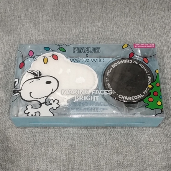Wet n Wild Peanuts Snoopy Charcoal Face Soap and Scrubber Set - Picture 6 of 6